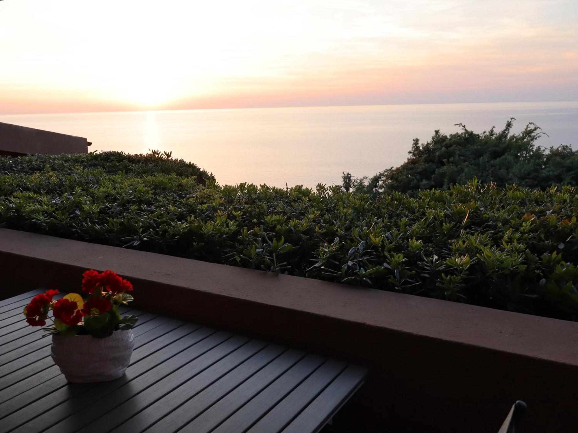 Villino Vista Mare Lägenhet Costa Paradiso Exteriör bild